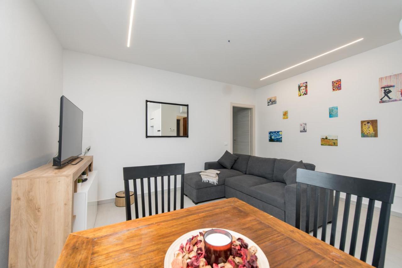Appartement Obsidian -Centro- Wifi + Free Parking à Ravenne Extérieur photo